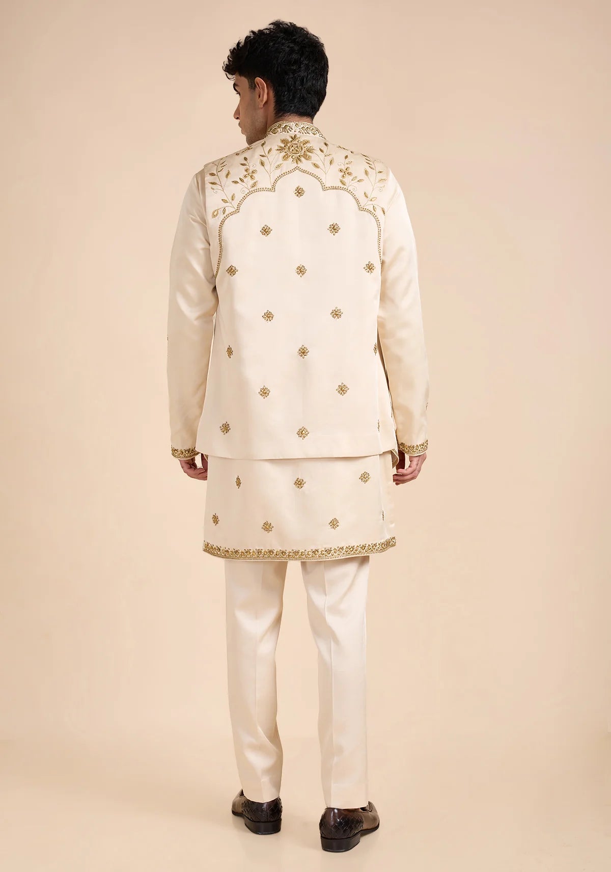 THE SUNLIT MAJESTY NEHRU JACKET SET
