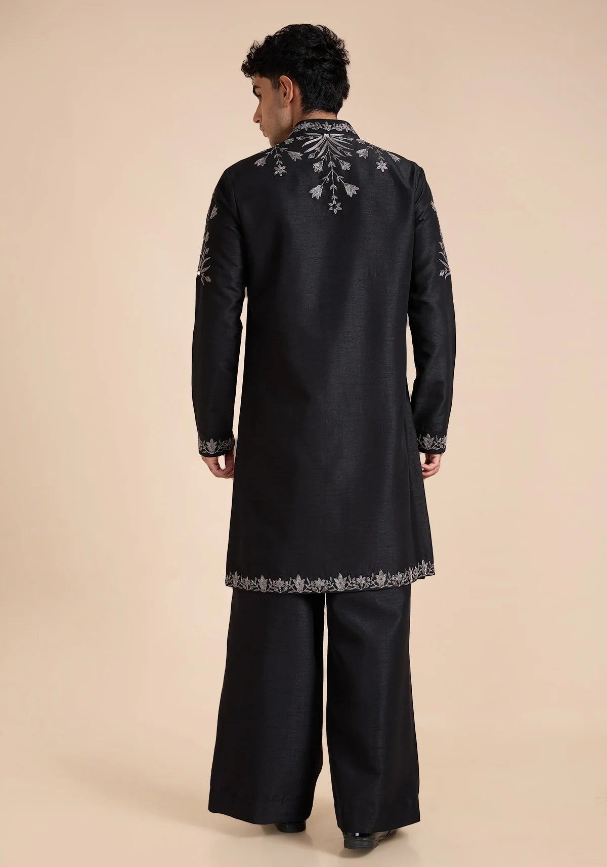 THE GRANDEUR NOIR KURTA SET